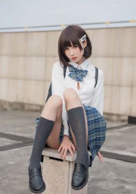 故意打开腿坐公交车让人免费_HD日韩免费观看